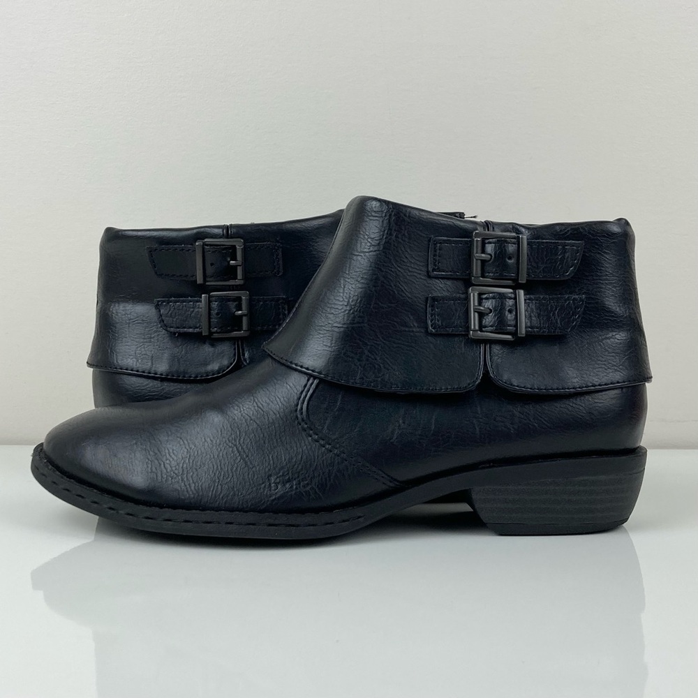 BOC Born Women’s Black Buckle Folded Cuff Heeled Ankle Boots Size 7.5 M - Picture 3 of 10